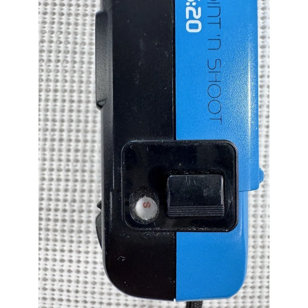 (B-2) Vivitar PS20 Point And Shoot 35mm Film Camera Blue Powers On Untested